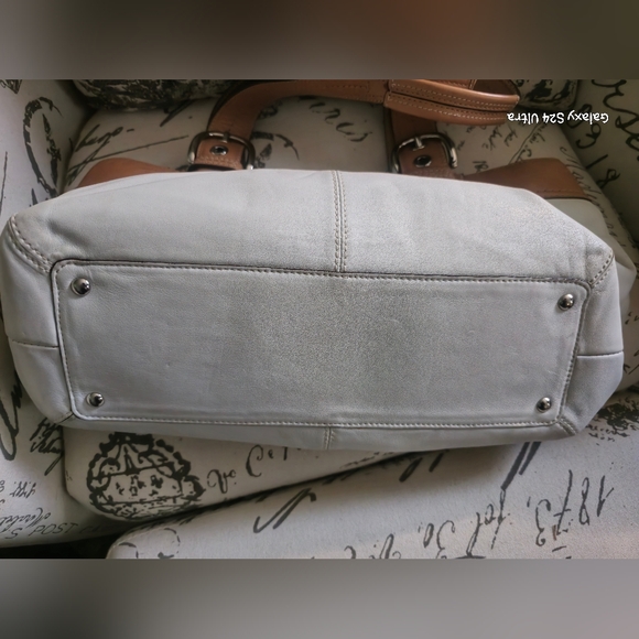 Coach Business Soho Pleated Leather Large Tote Handbag - Picture 3 of 6